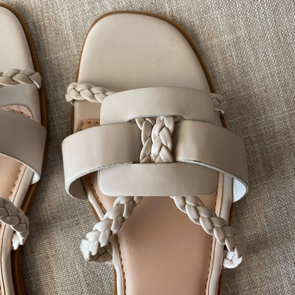 Bamboo Women's Cream Colored Sandals - Picture 2 of 3